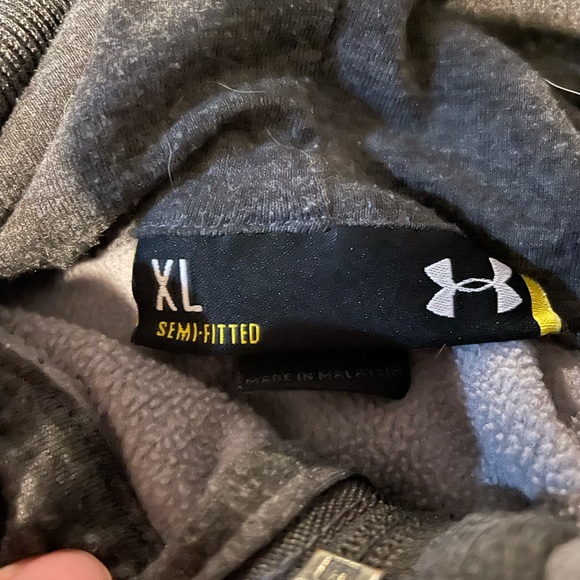 Ladies under armour sweater - Picture 4 of 5